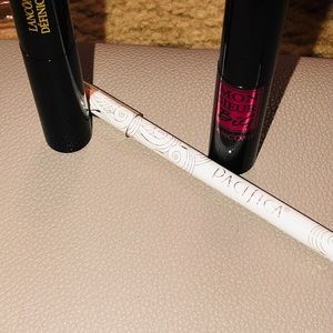 FREE GIFT WITH BUNDLE PURCHASE!